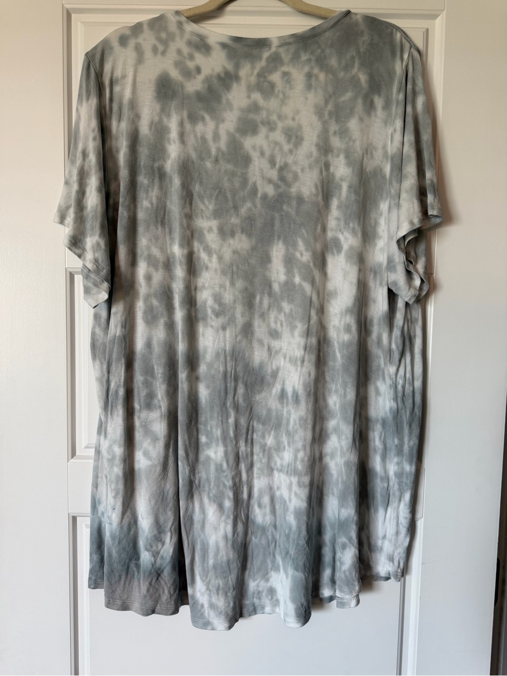 Lane Bryant Livi Light Gray Tie-Dye Tee - Picture 7 of 9